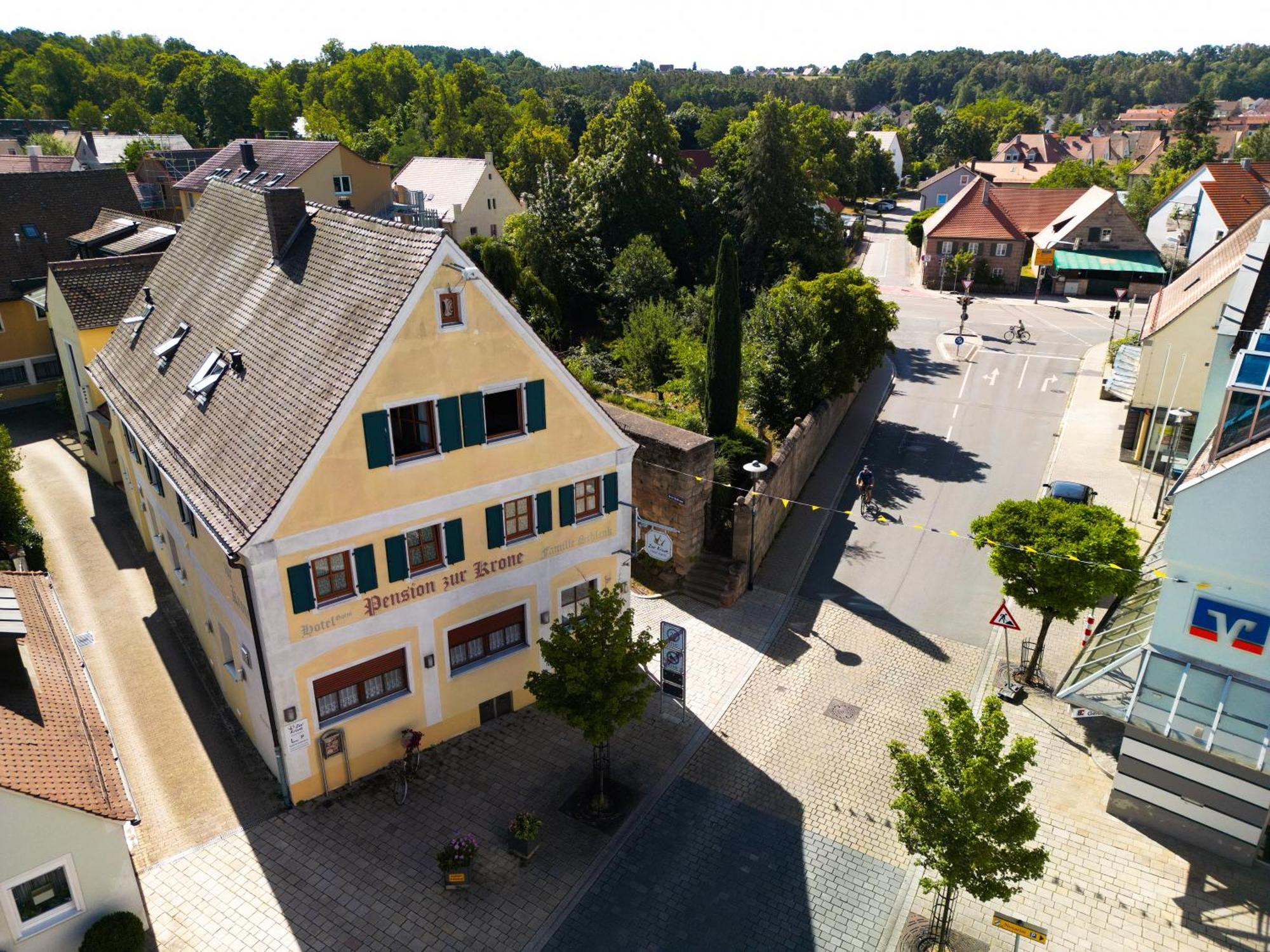 Hotel Garni Und Apartments Zur Krone Hilpoltstein Eksteriør billede