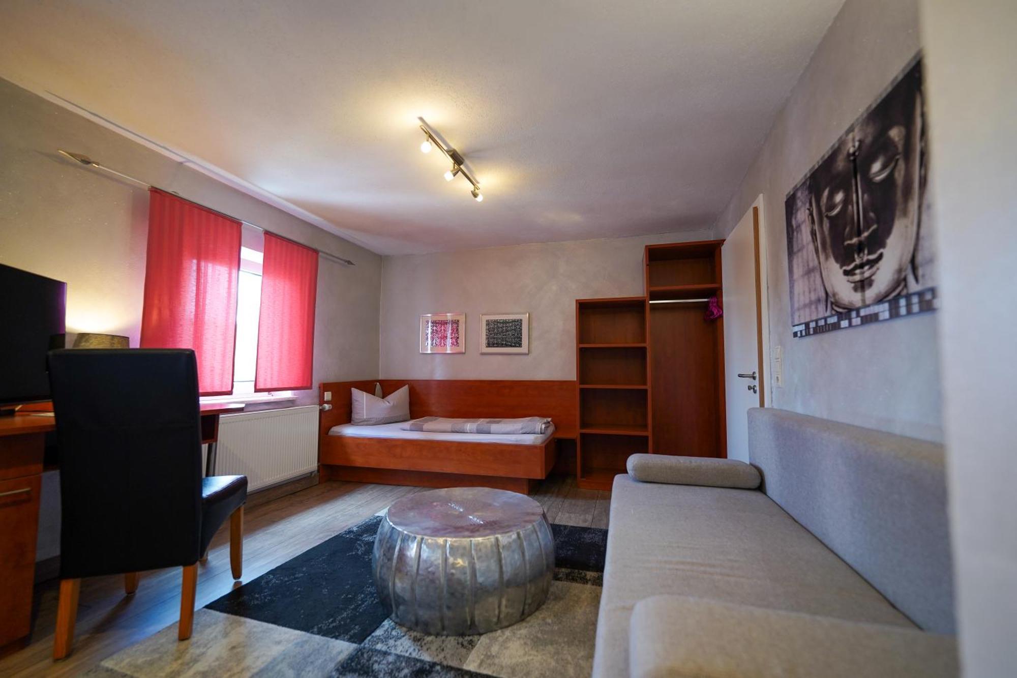 Hotel Garni Und Apartments Zur Krone Hilpoltstein Eksteriør billede