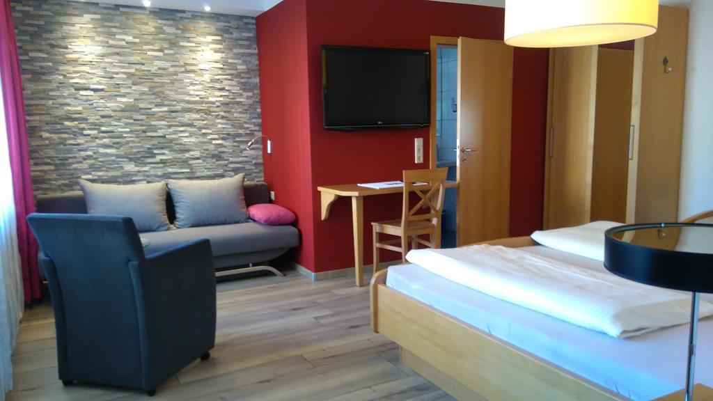 Hotel Garni Und Apartments Zur Krone Hilpoltstein Eksteriør billede