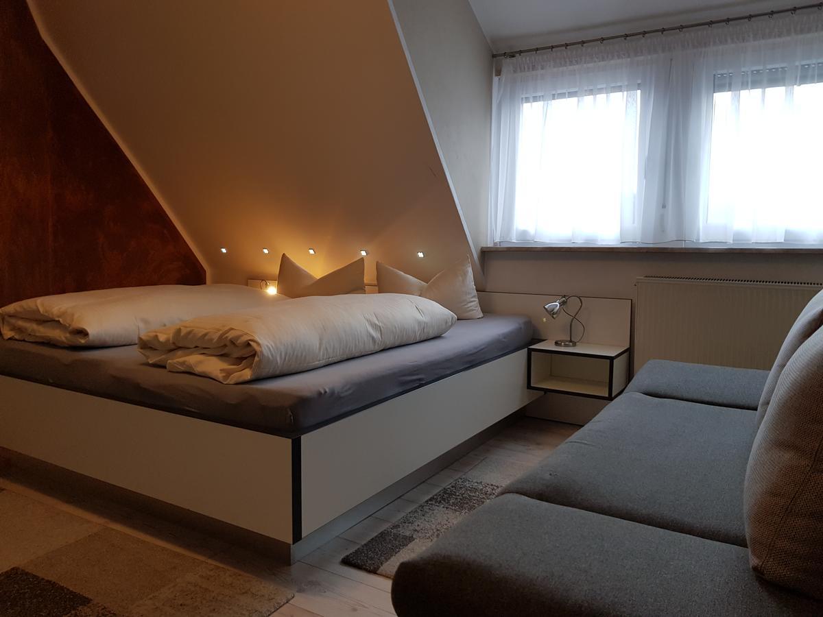 Hotel Garni Und Apartments Zur Krone Hilpoltstein Eksteriør billede