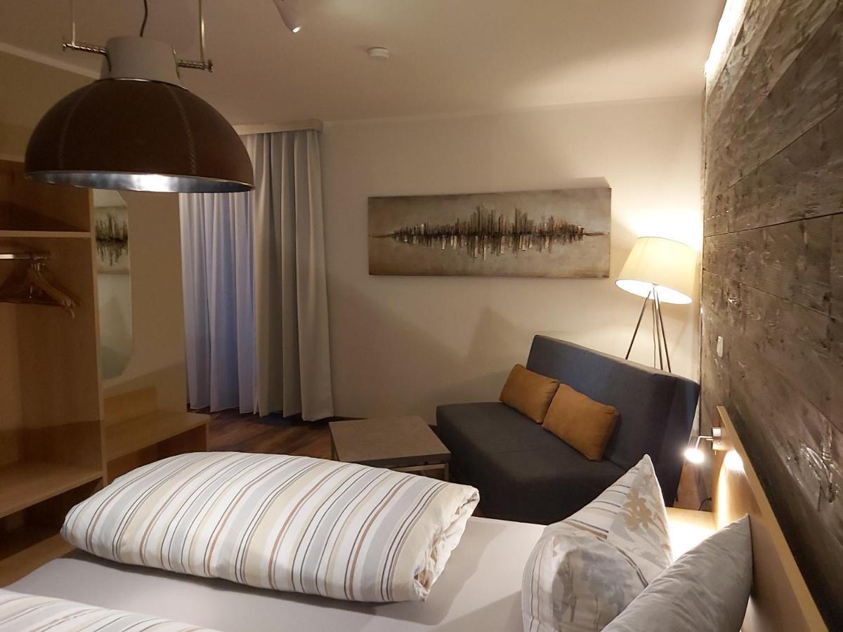 Hotel Garni Und Apartments Zur Krone Hilpoltstein Eksteriør billede